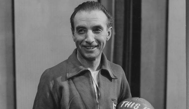 Stanley Matthews pendura as chuteiras